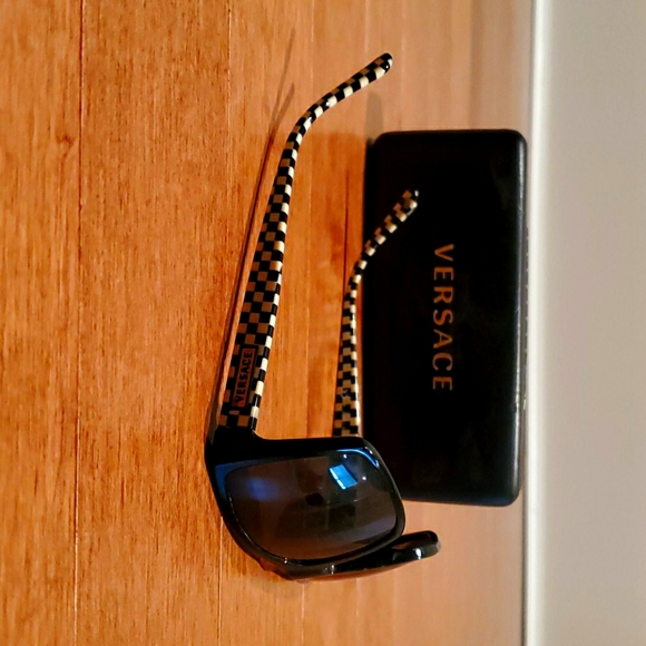 Versace sunglasses - Picture 3 of 4